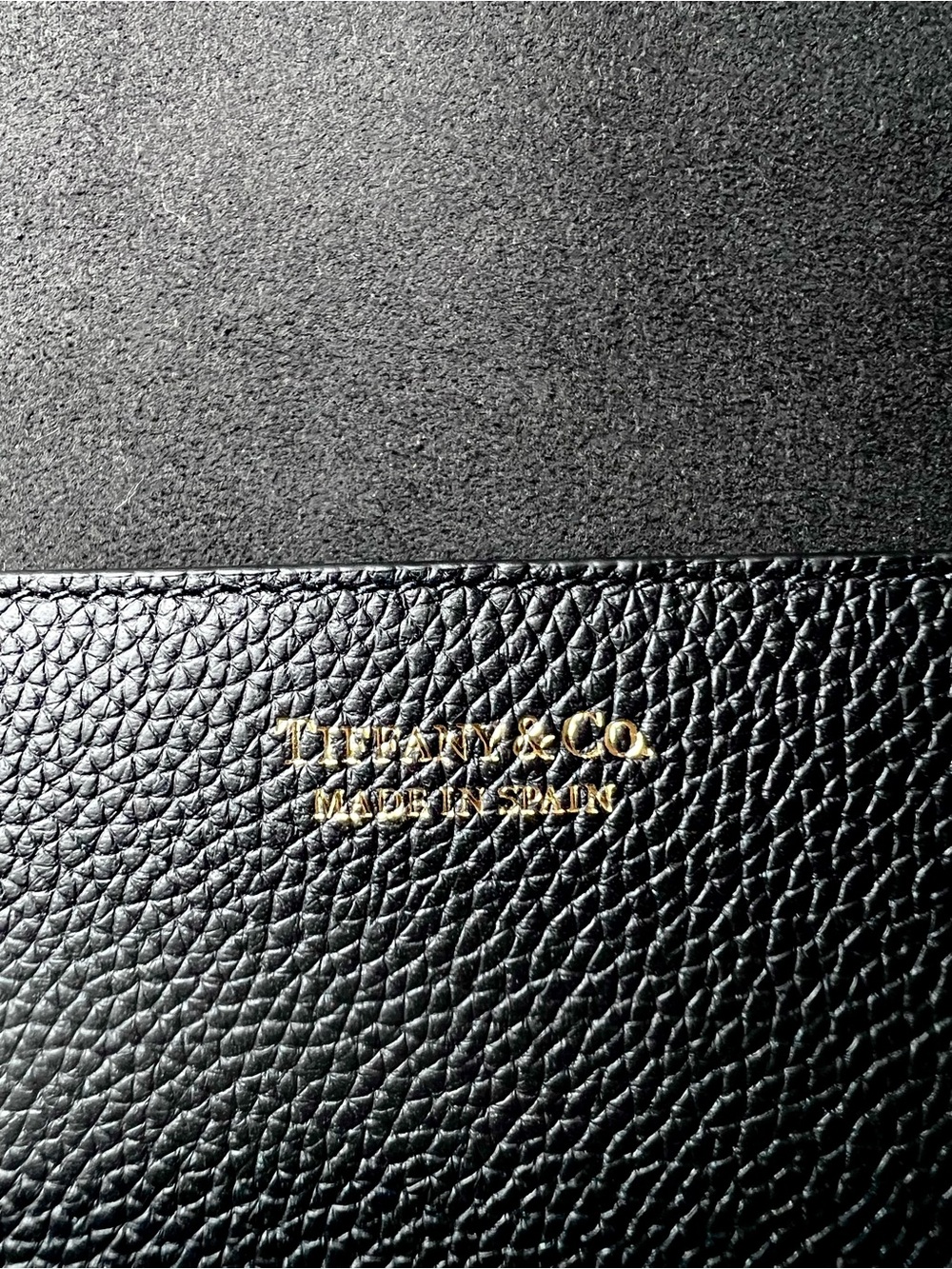 Tiffany & Co. Black Leather Crossbody bag with Gold plated Logo - Picture 12 of 12